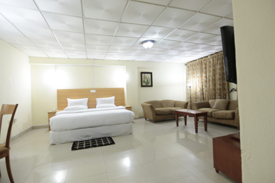 EXECUTIVE ROOM